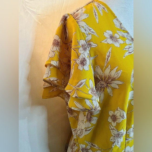 Meraki Woman's Yellow Floral V-Neck Short Sleeve Waist Tie Blouse Size XL NWT - Picture 5 of 14